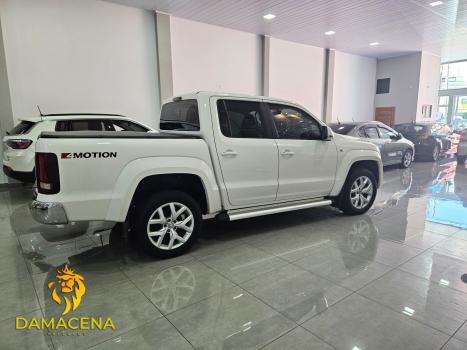 VOLKSWAGEN Amarok 2.0 16V 4X4 CABINE DUPLA HIGHLINE TURBO INTERCOOLER AUTOMÁTICO, Foto 6 VOLKSWAGEN Amarok 2.0 16V 4X4 CABINE DUPLA HIGHLINE TURBO INTERCOOLER AUTOMÁTICO, Foto 6
