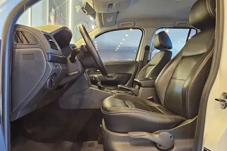 VOLKSWAGEN Amarok 2.0 16V 4X4 CABINE DUPLA TRENDLINE TURBO INTERCOOLER AUTOM�TICO, Foto 17