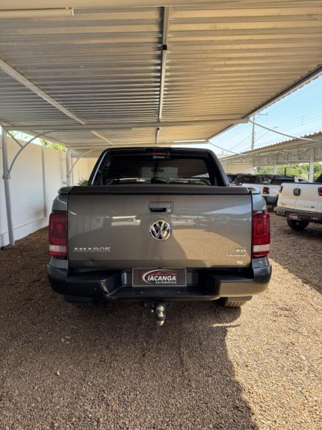 VOLKSWAGEN Amarok 3.0 V6 CABINE DUPLA HIGHLINE EXTREME 4X4 TURBO INTERCOOLER AUTOMÁTICO, Foto 3 VOLKSWAGEN Amarok 3.0 V6 CABINE DUPLA HIGHLINE EXTREME 4X4 TURBO INTERCOOLER AUTOMÁTICO, Foto 3