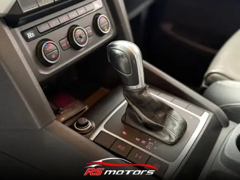 VOLKSWAGEN Amarok 3.0 V6 CABINE DUPLA HIGHLINE 4X4 TURBO INTERCOOLER AUTOM�TICO, Foto 8