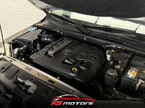 VOLKSWAGEN Amarok 3.0 V6 CABINE DUPLA HIGHLINE 4X4 TURBO INTERCOOLER AUTOM�TICO, Foto 13