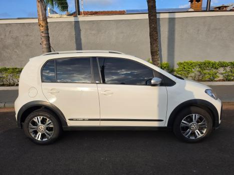 VOLKSWAGEN Cross UP 1.0 12V 4P TSI FLEX, Foto 6