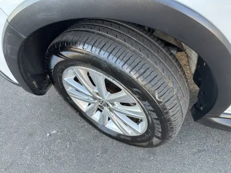 VOLKSWAGEN Crossfox 1.6 4P FLEX, Foto 8 VOLKSWAGEN Crossfox 1.6 4P FLEX, Foto 8