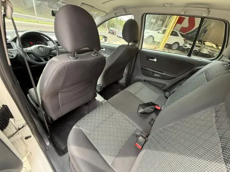 VOLKSWAGEN Fox 1.6 4P MSI TRENDLINE FLEX, Foto 9
