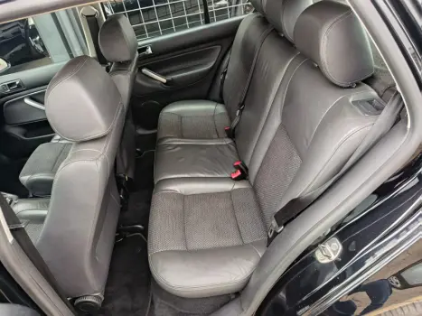 VOLKSWAGEN Golf 2.0 4P FLEX BLACK EDITION AUTOM�TICO, Foto 6