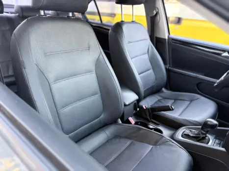 VOLKSWAGEN Jetta 2.0 4P FLEX COMFORTLINE TIPTRONIC AUTOM�TICO, Foto 8