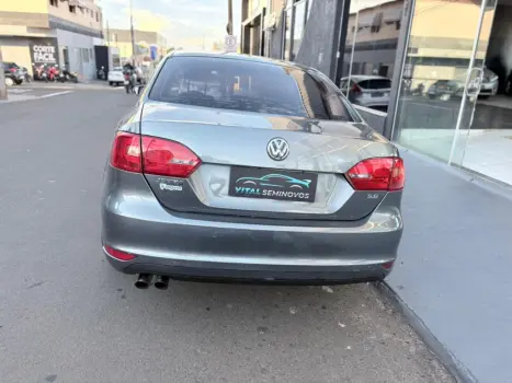 VOLKSWAGEN Jetta 2.0 4P FLEX COMFORTLINE TIPTRONIC AUTOM�TICO, Foto 11