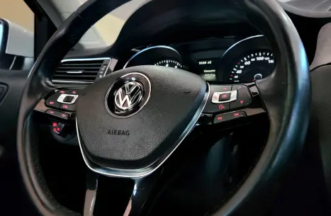 VOLKSWAGEN Jetta 2.0 4P TSI HIGHLINE 211 CV AUTOM�TICO, Foto 19