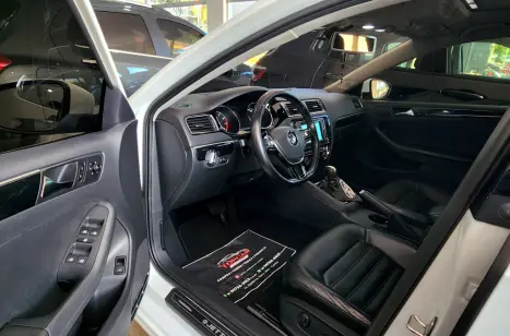 VOLKSWAGEN Jetta 2.0 4P TSI HIGHLINE 211 CV AUTOM�TICO, Foto 9