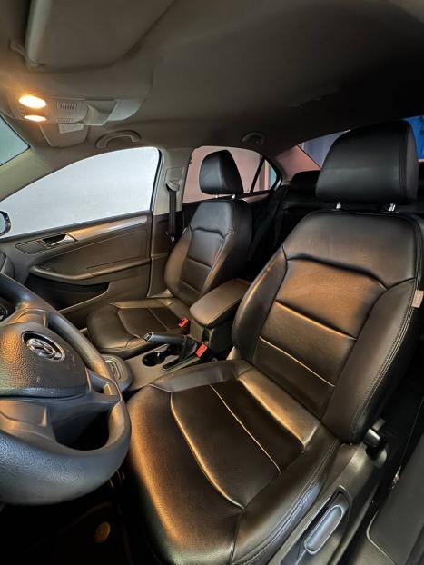 VOLKSWAGEN Jetta 2.0 4P TRENDLINE FLEX AUTOM�TICO, Foto 8