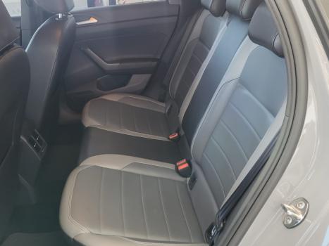 VOLKSWAGEN Nivus 1.0 4P FLEX 200 TSI HIGHLINE TURBO AUTOM�TICO, Foto 9