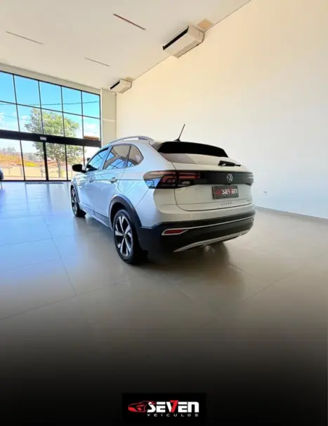 VOLKSWAGEN Nivus 1.0 4P FLEX 200 TSI HIGHLINE TURBO AUTOMÁTICO, Foto 3