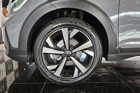 VOLKSWAGEN Nivus 1.0 4P FLEX 200 TSI HIGHLINE TURBO AUTOMÁTICO, Foto 7
