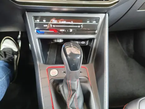 VOLKSWAGEN Nivus 1.4 250 TSI TOTAL FLEX GTS AUTOM�TICO, Foto 18