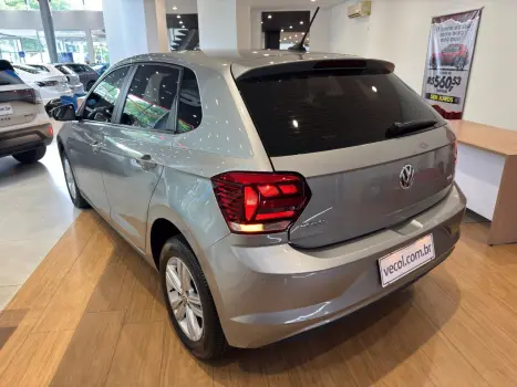 VOLKSWAGEN Polo Hatch 1.0 12V 4P 200 TSI  COMFORTLINE AUTOM�TICO, Foto 11