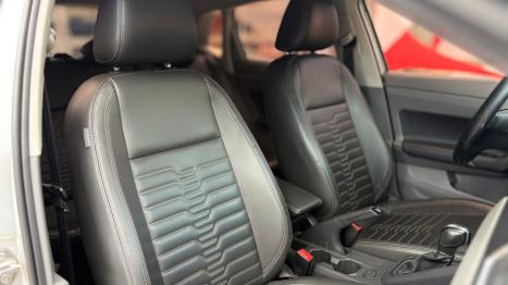 VOLKSWAGEN Polo Hatch 1.0 12V 4P 200 TSI  COMFORTLINE AUTOM�TICO, Foto 19