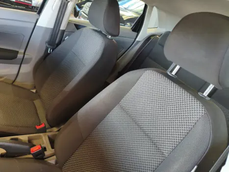 VOLKSWAGEN Polo Hatch 1.6 4P FLEX, Foto 20
