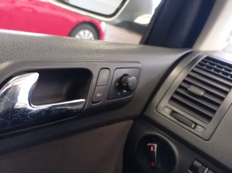 VOLKSWAGEN Polo Sedan 1.6 4P FLEX, Foto 25 VOLKSWAGEN Polo Sedan 1.6 4P FLEX, Foto 25