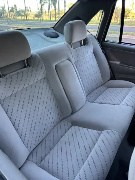 VOLKSWAGEN Santana 2.0 MI 4P COMFORTLINE, Foto 11