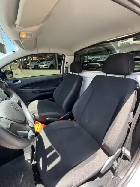 VOLKSWAGEN Saveiro 1.6 16V FLEX MSI ROBUST CABINE SIMPLES, Foto 9