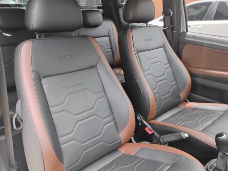 VOLKSWAGEN Saveiro 1.6 G7 CABINE DUPLA CROSS FLEX, Foto 14