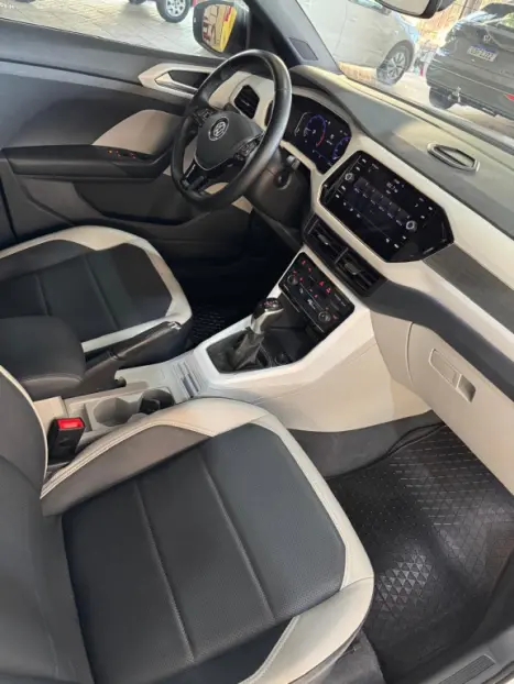 VOLKSWAGEN T-Cross 1.4 4P 250 TSI FLEX HIGHLINE AUTOM�TICO, Foto 17