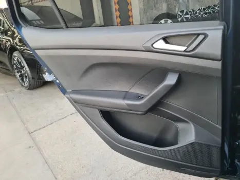 VOLKSWAGEN T-Cross 1.4 4P 250 TSI FLEX HIGHLINE AUTOM�TICO, Foto 8