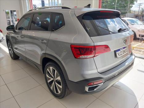 VOLKSWAGEN Taos 1.4 16V 4P FLEX 250 TSI HIGHLINE AUTOM�TICO, Foto 9