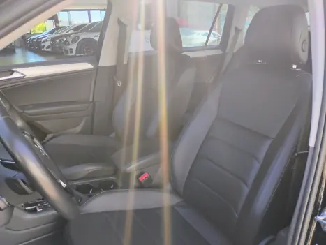 VOLKSWAGEN Tiguan 1.4 250 TSI TOTAL FLEX ALLSPACE TURBO AUTOMÁTICO TIPTRONIC, Foto 8 VOLKSWAGEN Tiguan 1.4 250 TSI TOTAL FLEX ALLSPACE TURBO AUTOMÁTICO TIPTRONIC, Foto 8