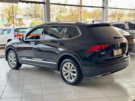 VOLKSWAGEN Tiguan 1.4 250 TSI TOTAL FLEX ALLSPACE COMFORTLINE TURBO AUTOM�TICO TIPTRONIC, Foto 4