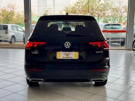 VOLKSWAGEN Tiguan 1.4 250 TSI TOTAL FLEX ALLSPACE COMFORTLINE TURBO AUTOM�TICO TIPTRONIC, Foto 5