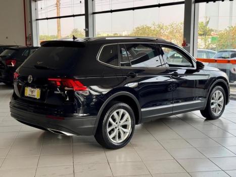 VOLKSWAGEN Tiguan 1.4 250 TSI TOTAL FLEX ALLSPACE COMFORTLINE TURBO AUTOM�TICO TIPTRONIC, Foto 6