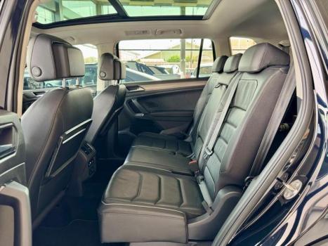 VOLKSWAGEN Tiguan 1.4 250 TSI TOTAL FLEX ALLSPACE COMFORTLINE TURBO AUTOM�TICO TIPTRONIC, Foto 10