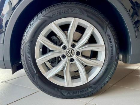 VOLKSWAGEN Tiguan 1.4 250 TSI TOTAL FLEX ALLSPACE COMFORTLINE TURBO AUTOM�TICO TIPTRONIC, Foto 18