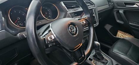 VOLKSWAGEN Tiguan 1.4 250 TSI TOTAL FLEX ALLSPACE COMFORTLINE TURBO AUTOM�TICO TIPTRONIC, Foto 19