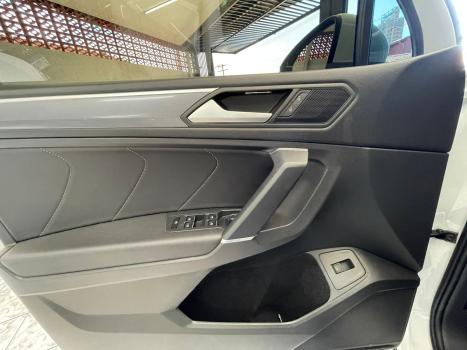 VOLKSWAGEN Tiguan 2.0 16V 4P FSI R-LINE TURBO AUTOM�TICO, Foto 19