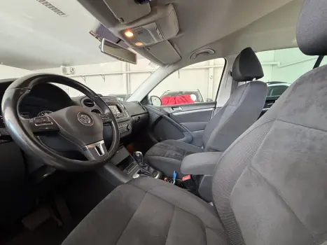 VOLKSWAGEN Tiguan 2.0 16V 4P TSI 4WD TURBO AUTOM�TICO, Foto 12