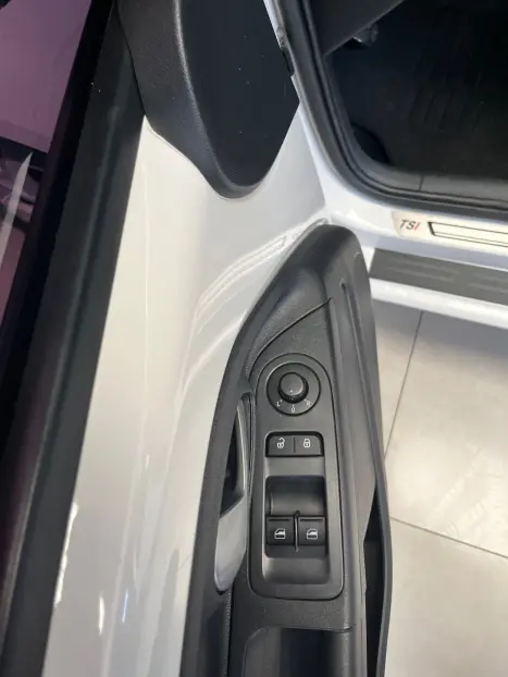 VOLKSWAGEN UP 1.0 12V 4P HIGH FLEX, Foto 7