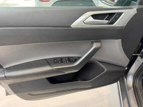 VOLKSWAGEN Virtus 1.0 4P 200 TSI FLEX HIGHLINE AUTOM�TICO, Foto 7