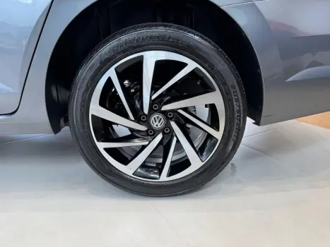 VOLKSWAGEN Virtus 1.0 4P 200 TSI FLEX HIGHLINE AUTOM�TICO, Foto 8