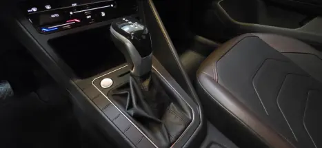 VOLKSWAGEN Virtus 1.0 4P 200 TSI FLEX HIGHLINE AUTOM�TICO, Foto 12