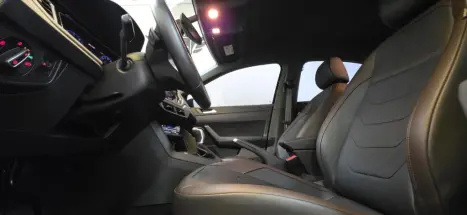 VOLKSWAGEN Virtus 1.0 4P 200 TSI FLEX HIGHLINE AUTOM�TICO, Foto 17