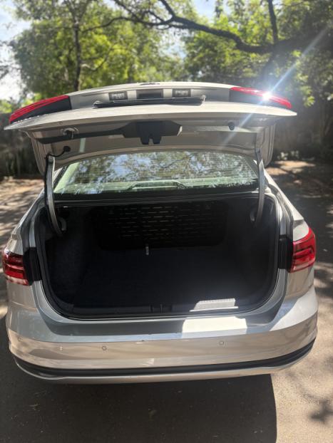 VOLKSWAGEN Virtus 1.6 4P MSI FLEX AUTOM�TICO, Foto 6