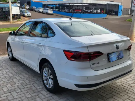 VOLKSWAGEN Virtus 1.6 4P MSI FLEX AUTOM�TICO, Foto 6