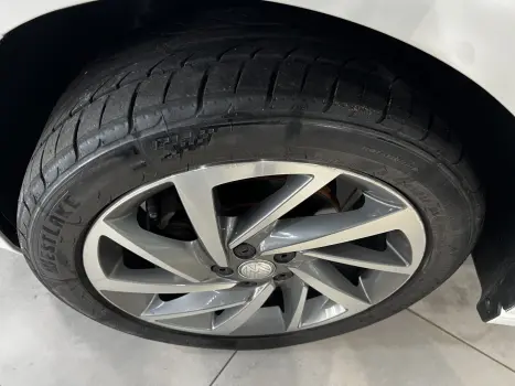 VOLKSWAGEN Virtus 1.0 4P 200 TSI FLEX HIGHLINE AUTOM�TICO, Foto 10