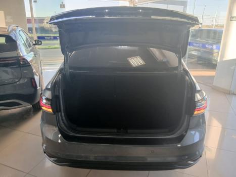 VOLKSWAGEN Virtus 1.0 4P 170 TSI, Foto 12