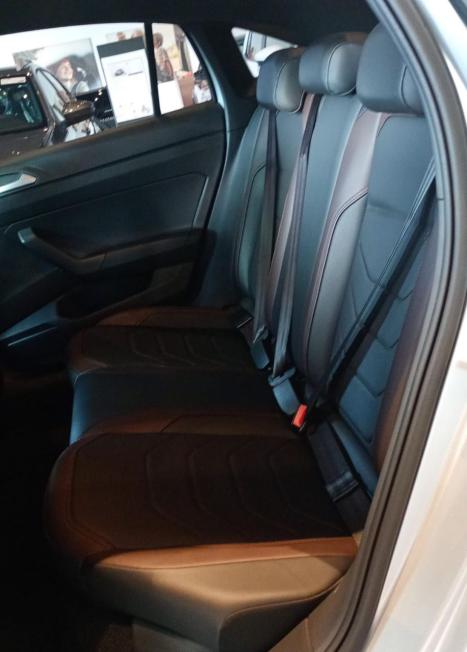 VOLKSWAGEN Virtus 1.0 4P 200 TSI FLEX HIGHLINE AUTOMÁTICO, Foto 6