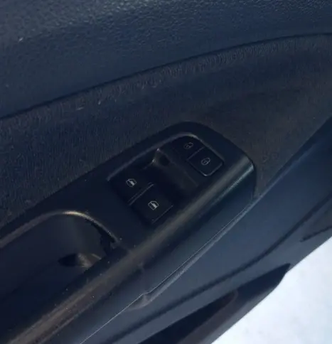 VOLKSWAGEN Voyage 1.0 4P FLEX, Foto 10