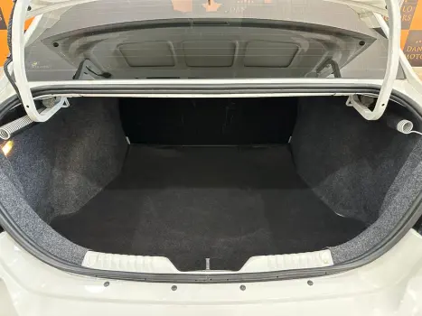 VOLKSWAGEN Voyage 1.0 4P FLEX, Foto 10