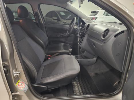 VOLKSWAGEN Voyage 1.6 4P FLEX, Foto 14